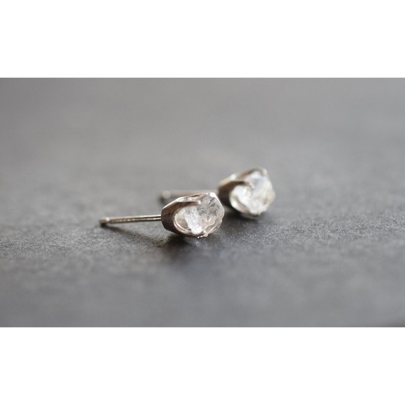 Sterling silver stud earrings, alternative diamond, uncut natural gemsto… - Picture 4 of 5